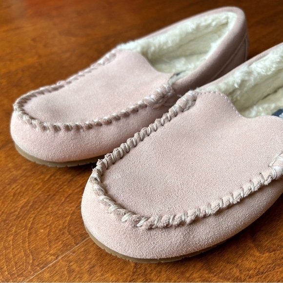Lands’ End Cabincore Suede Moccasin Slippers, Washed Pink, Faux Fur Lined Size 6 - Picture 5 of 15